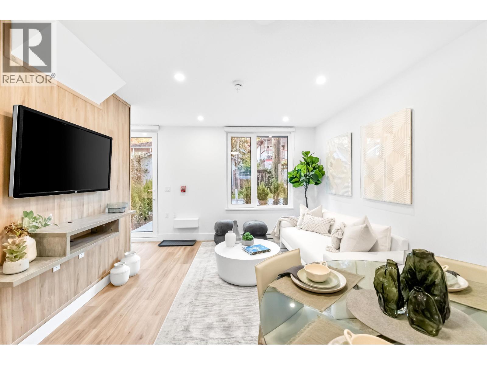 315 2250 E 1ST AVENUE, Vancouver