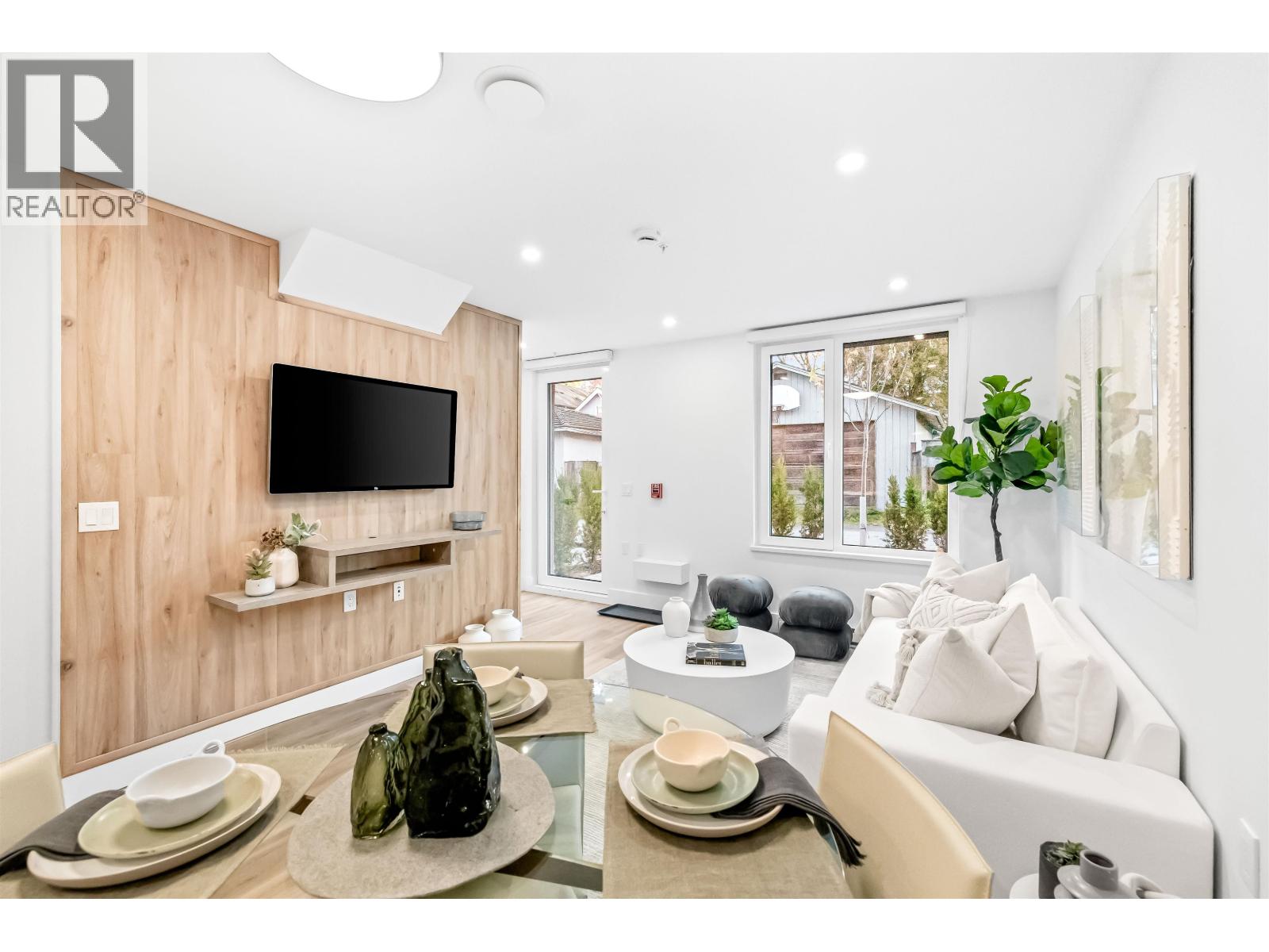 315 2250 E 1ST AVENUE, Vancouver