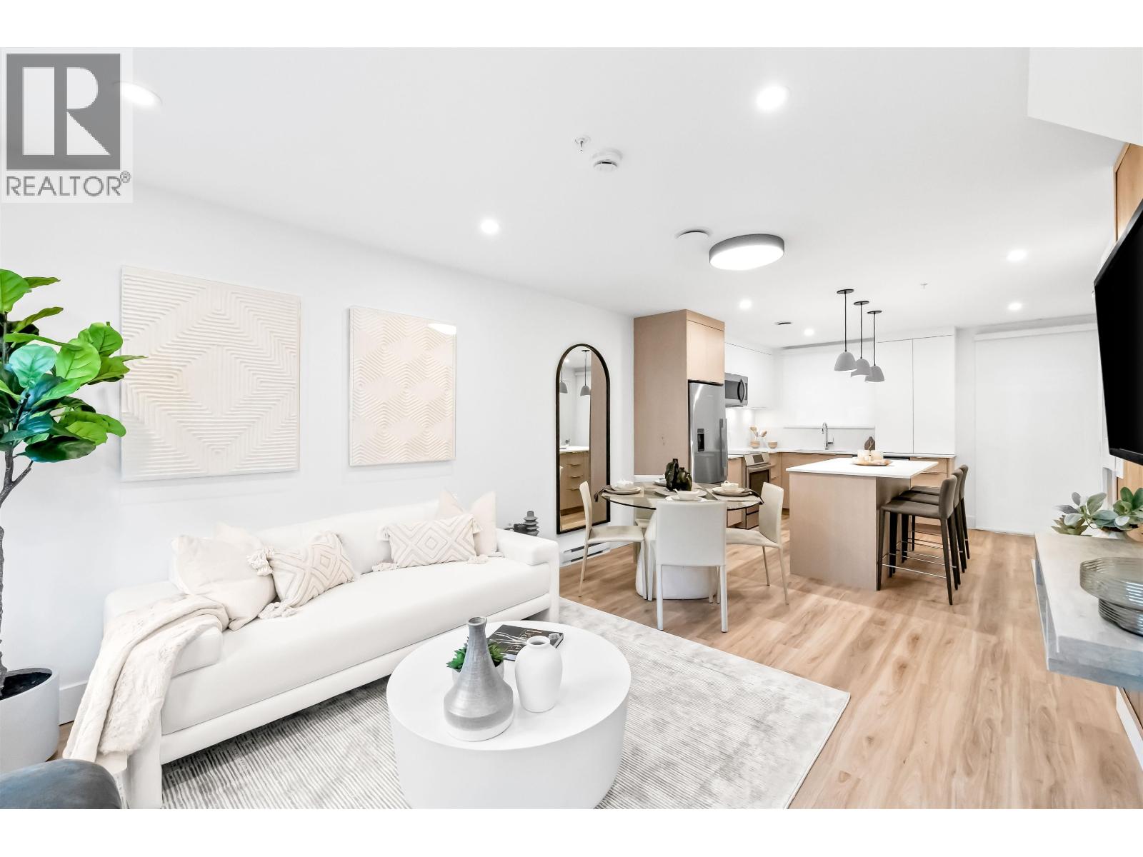 315 2250 E 1ST AVENUE, Vancouver