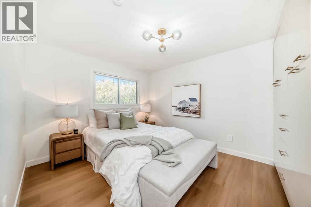 Single Family House Bi-level for Sale in  Dalgetty Place NW Dalhousie Calgary 