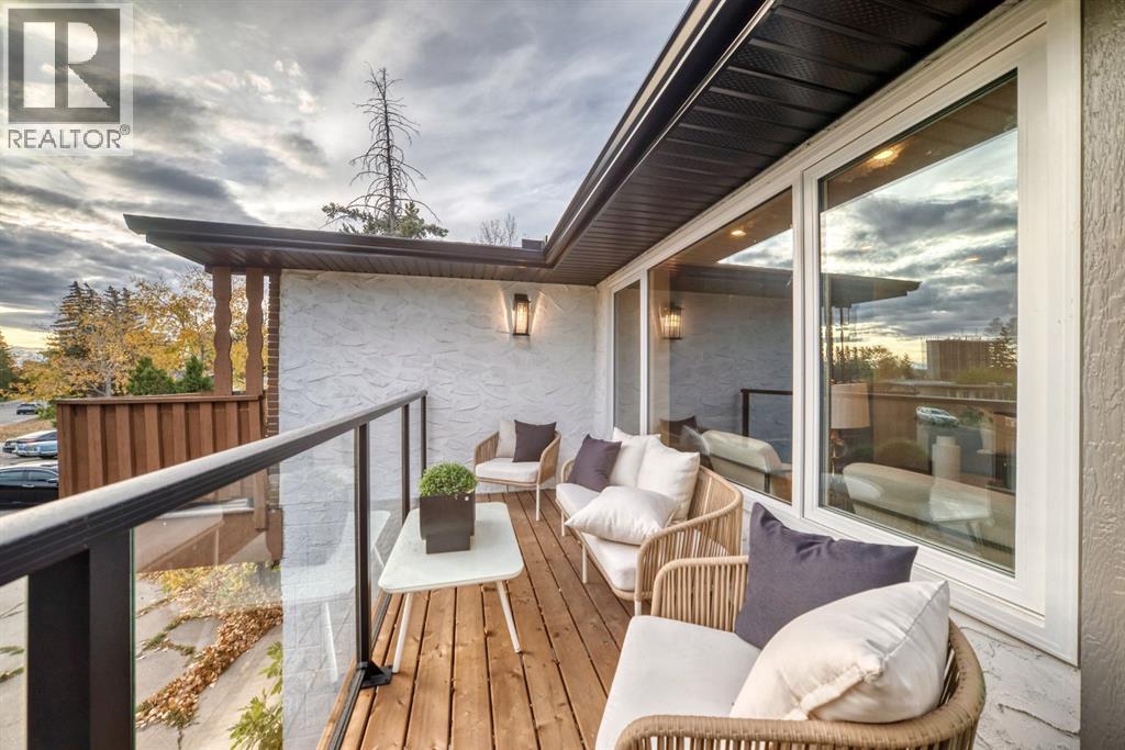 Single Family House Bi-level for Sale in  Dalgetty Place NW Dalhousie Calgary 