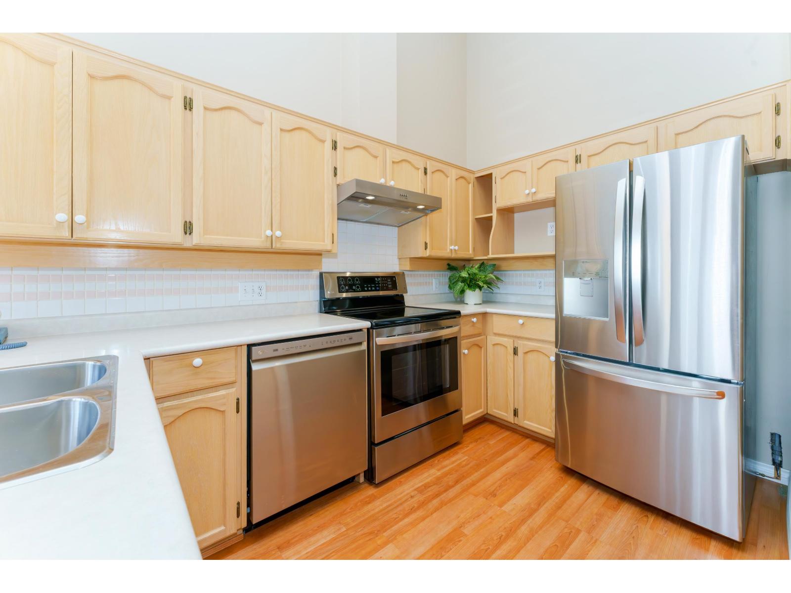 47 9012 WALNUT GROVE DRIVE, Langley