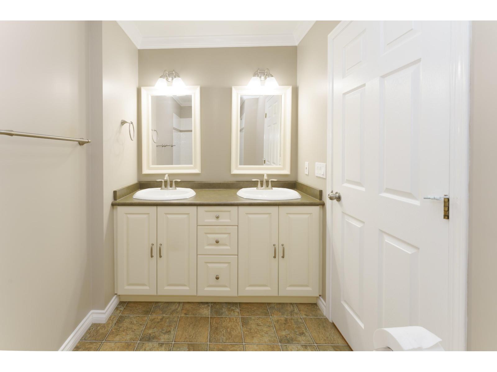 47 9012 WALNUT GROVE DRIVE, Langley