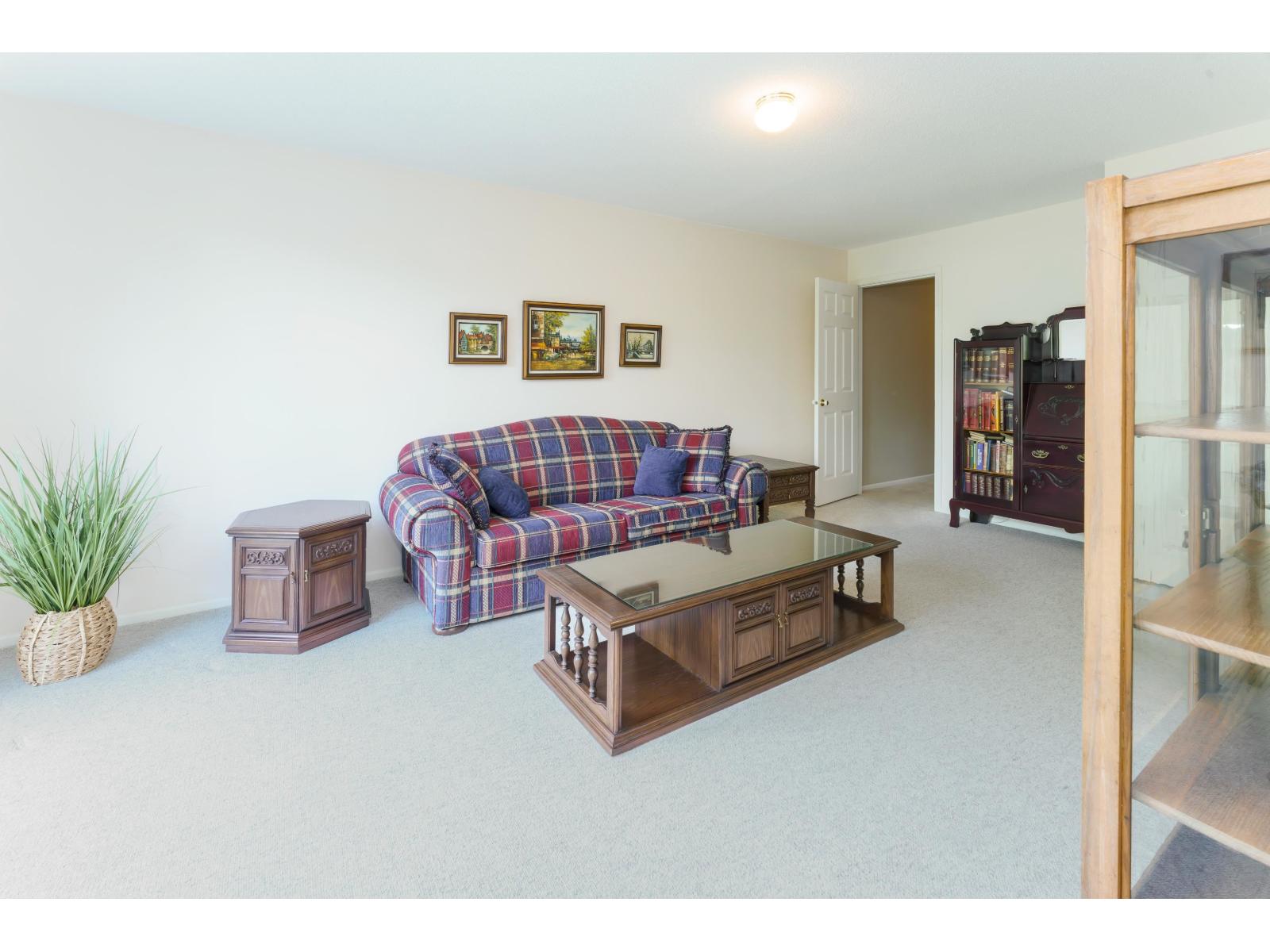 47 9012 WALNUT GROVE DRIVE, Langley