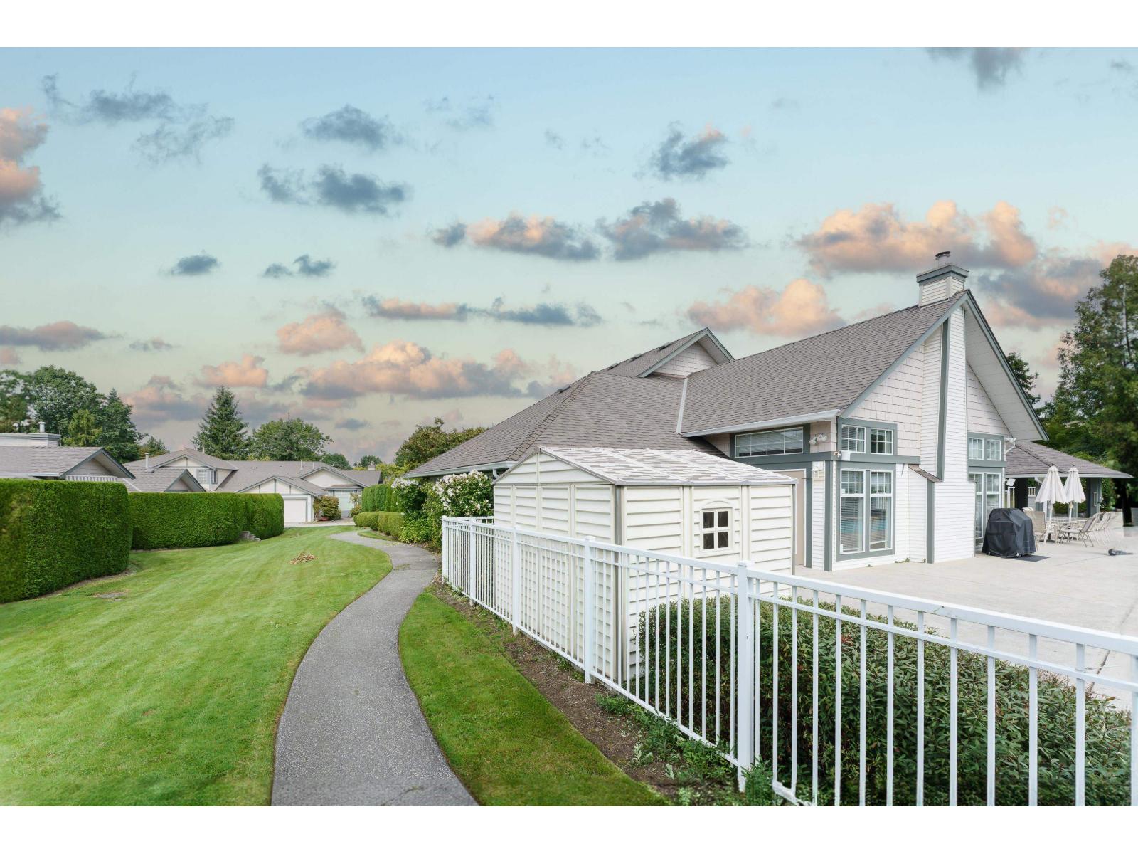 47 9012 WALNUT GROVE DRIVE, Langley