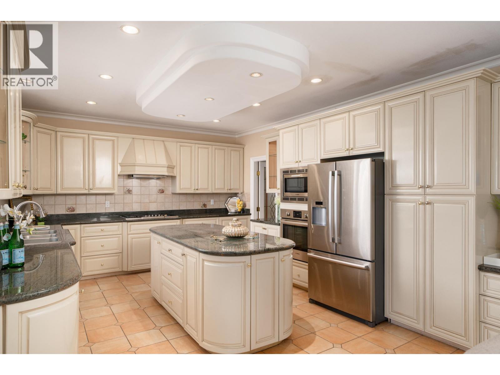 6111 KITCHENER STREET, Burnaby