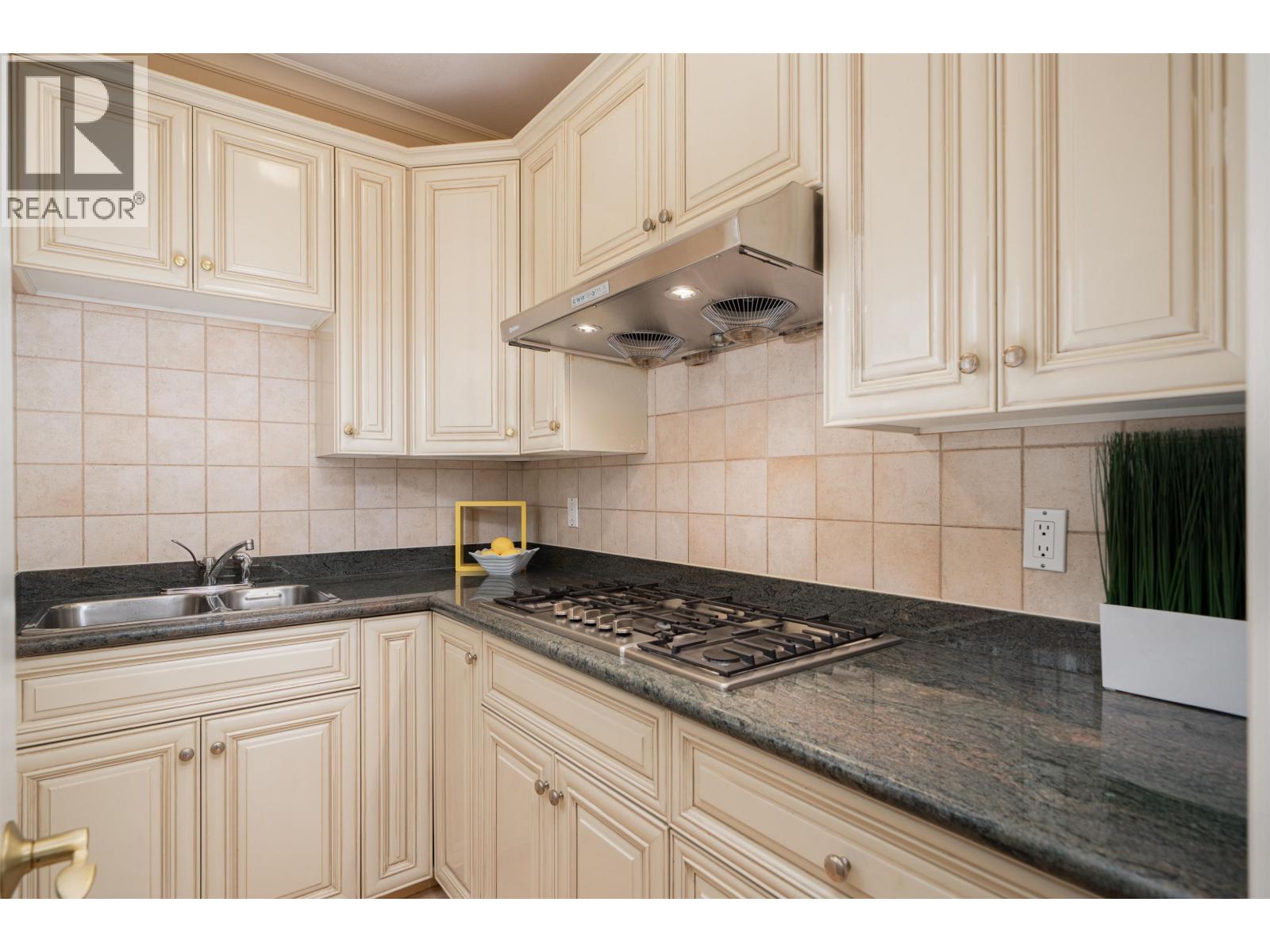 6111 KITCHENER STREET, Burnaby