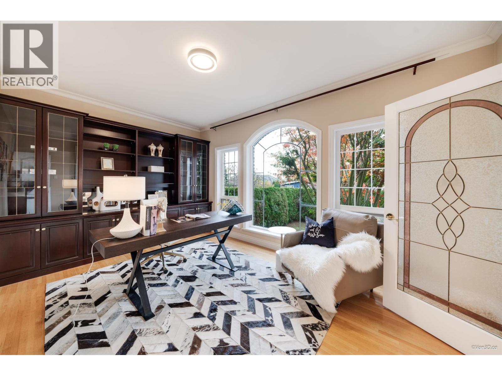 6111 KITCHENER STREET, Burnaby