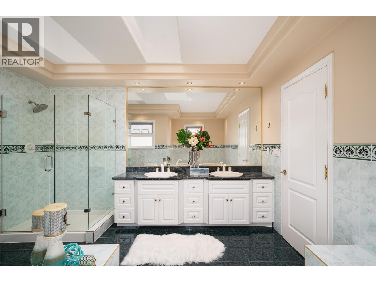 6111 KITCHENER STREET, Burnaby