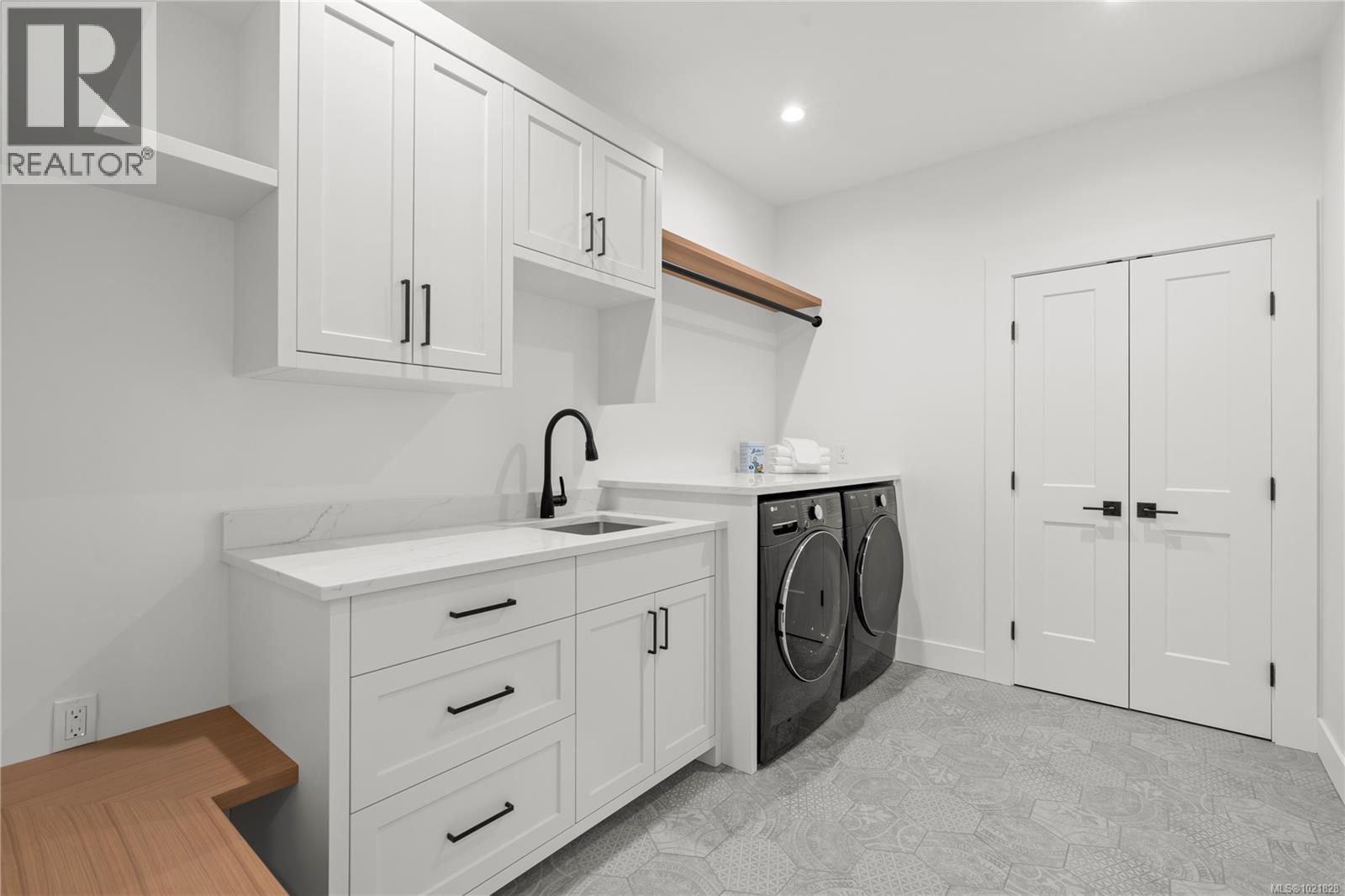 504 Juniper Dr, Qualicum Beach