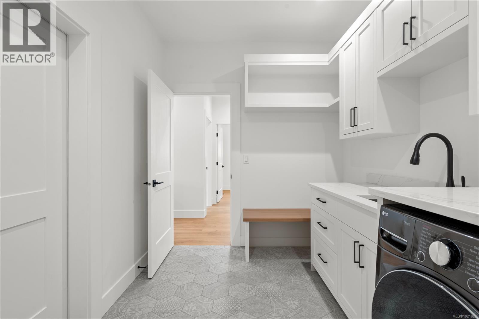 504 Juniper Dr, Qualicum Beach