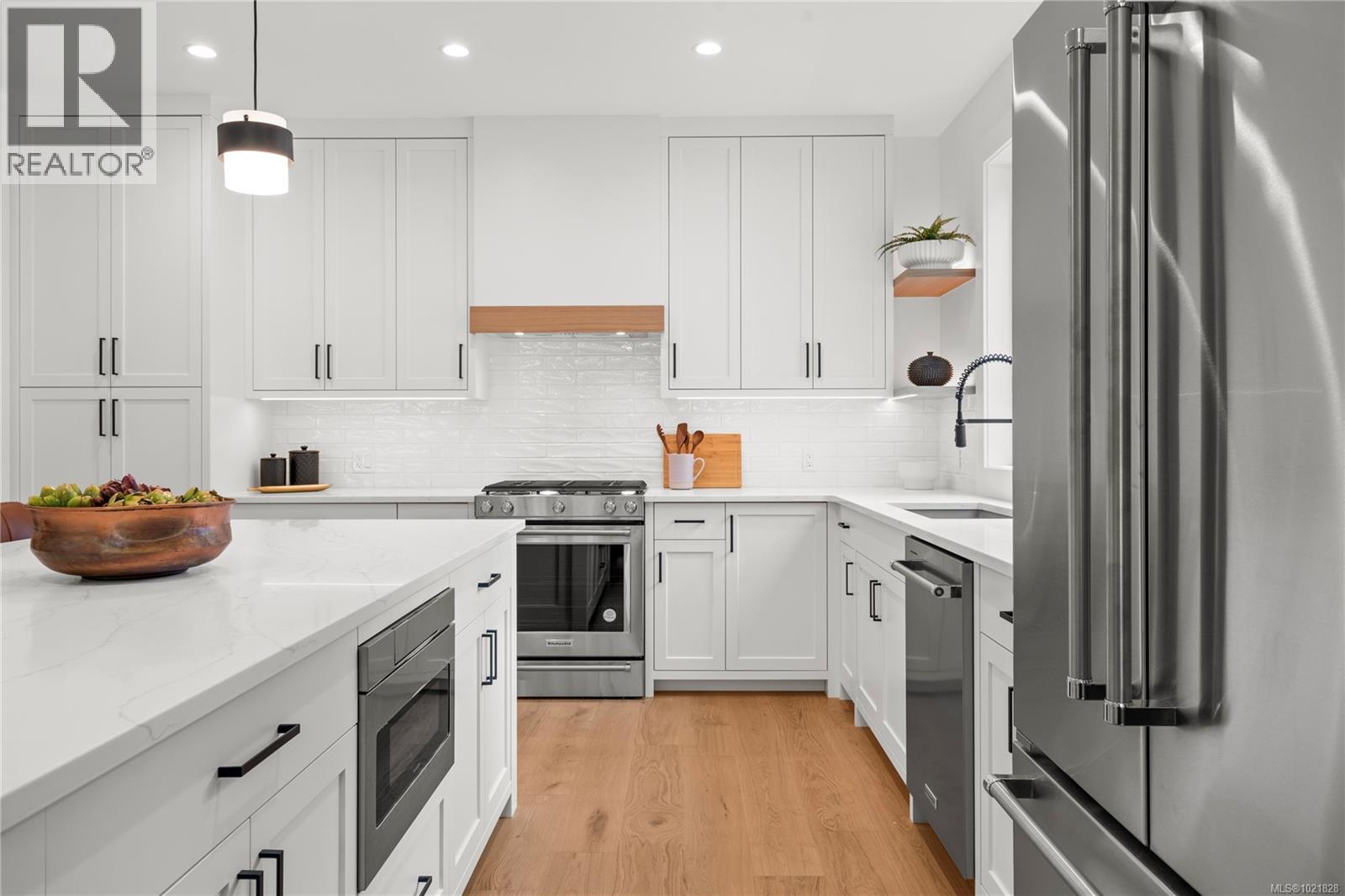 504 Juniper Dr, Qualicum Beach