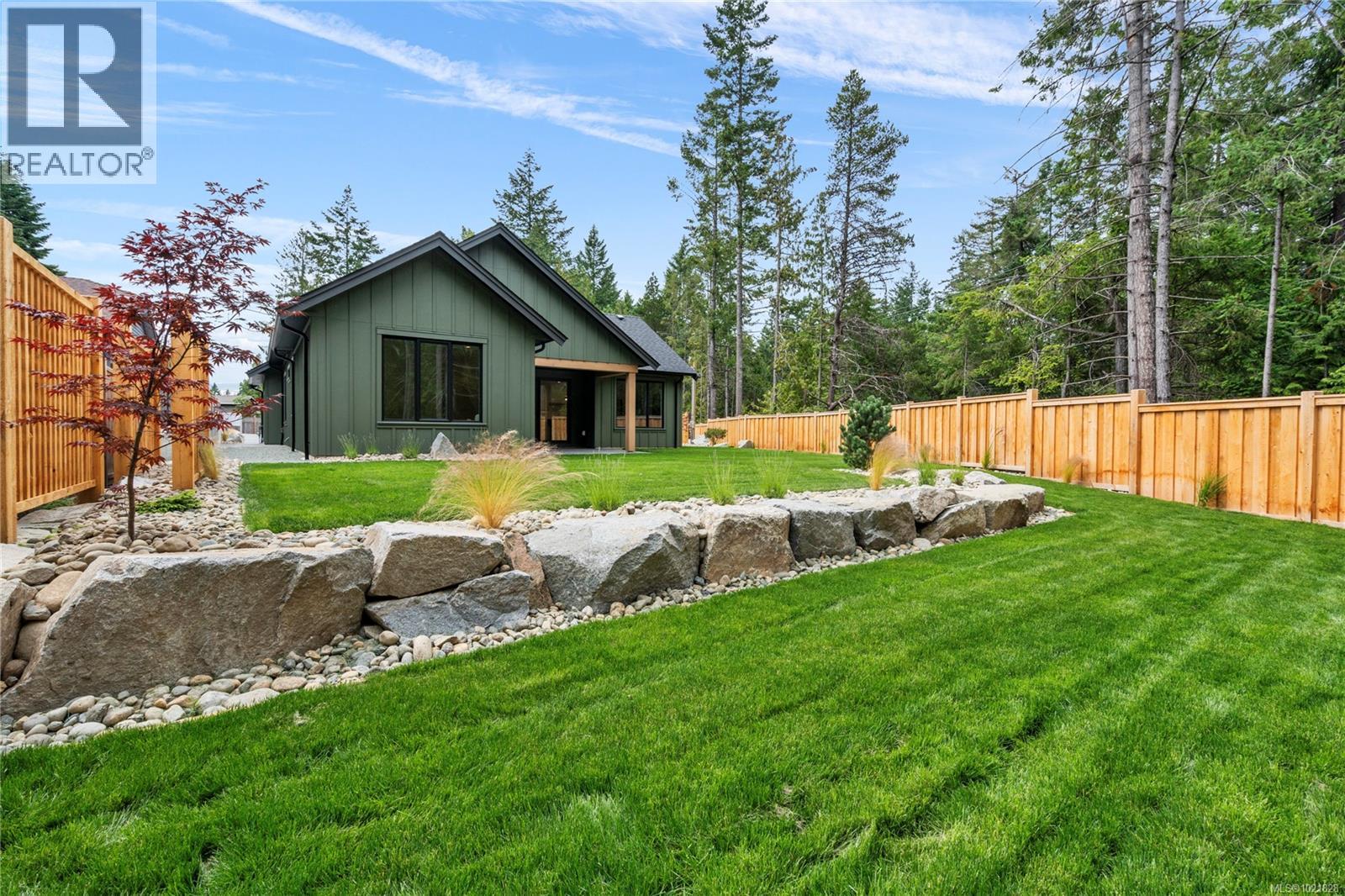 504 Juniper Dr, Qualicum Beach