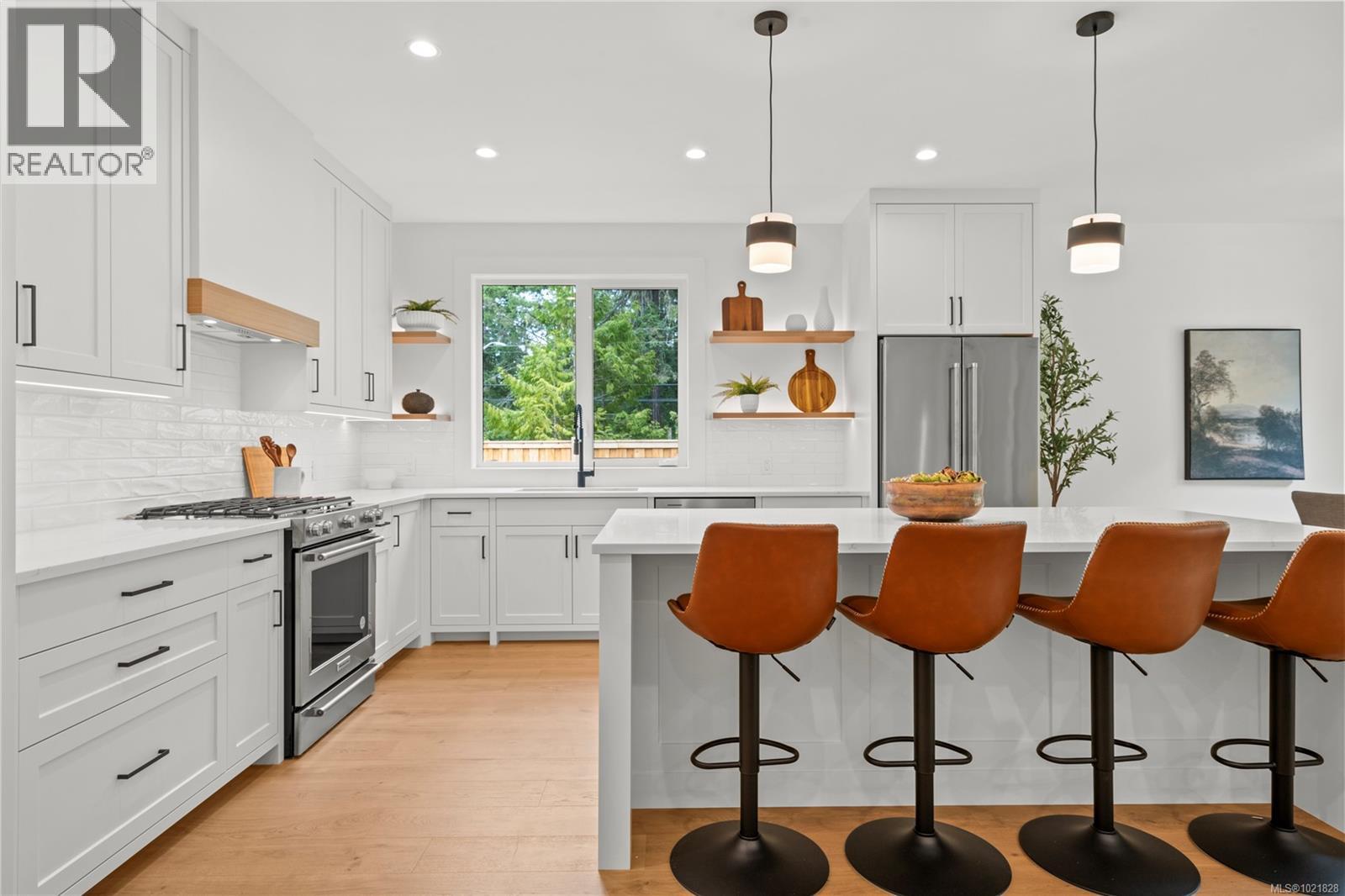 504 Juniper Dr, Qualicum Beach