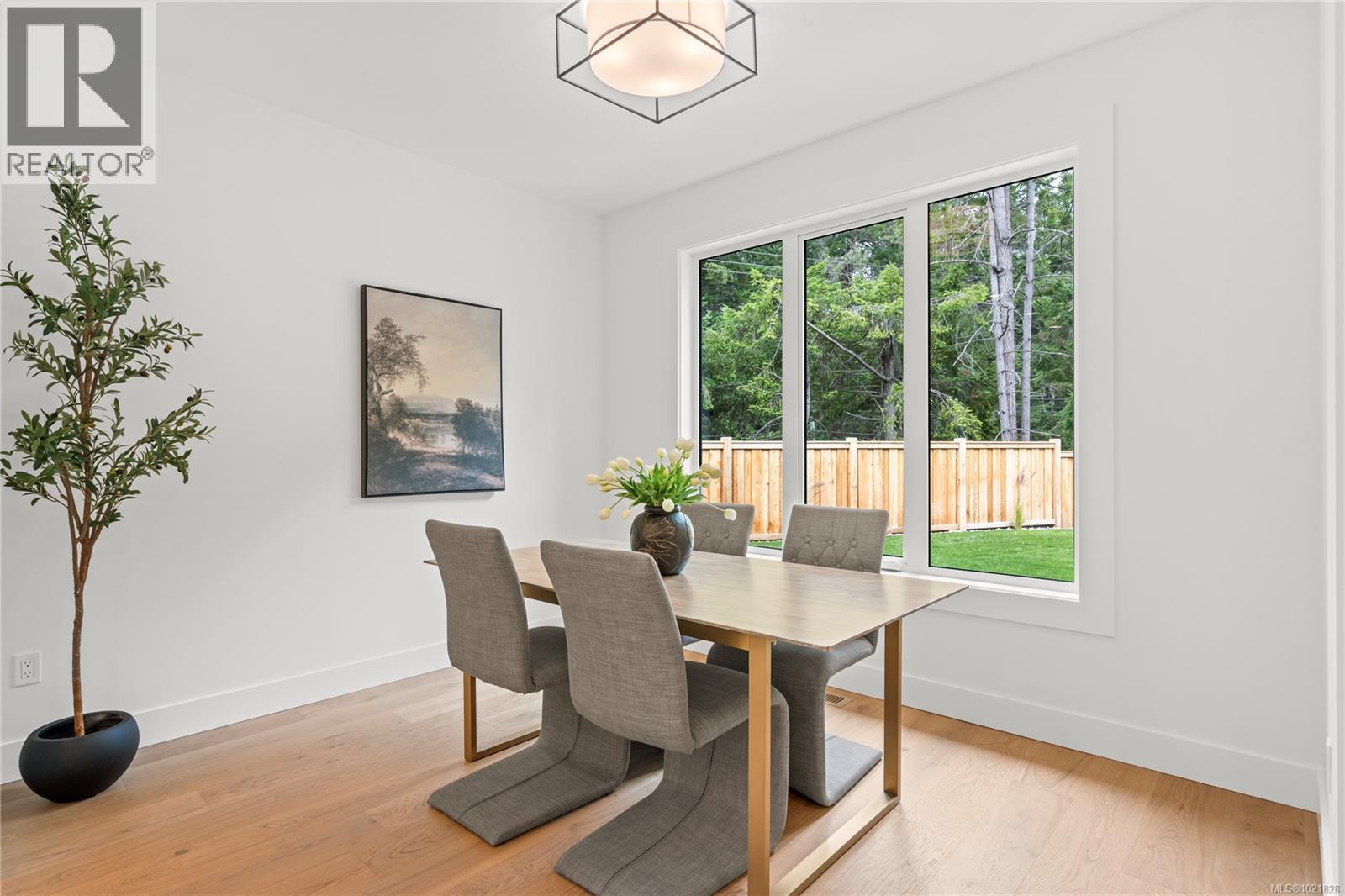 504 Juniper Dr, Qualicum Beach