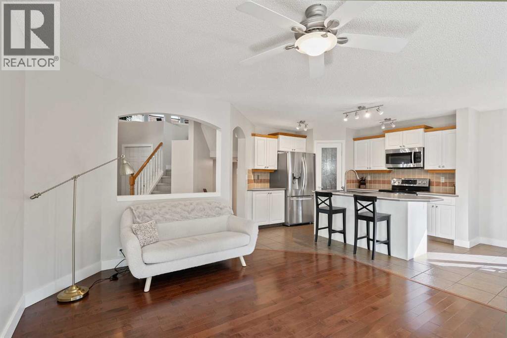 Single Family House for Sale in  Mt Douglas Close SE McKenzie Lake Calgary 