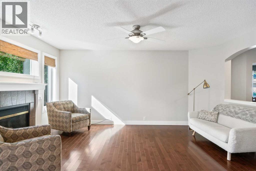 Single Family House for Sale in  Mt Douglas Close SE McKenzie Lake Calgary 