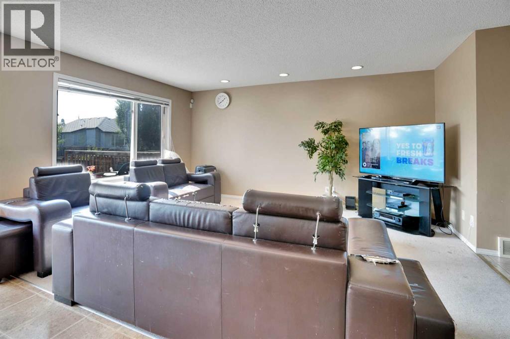 Single Family House for Sale in  Covehaven Terrace NE Coventry Hills Calgary 