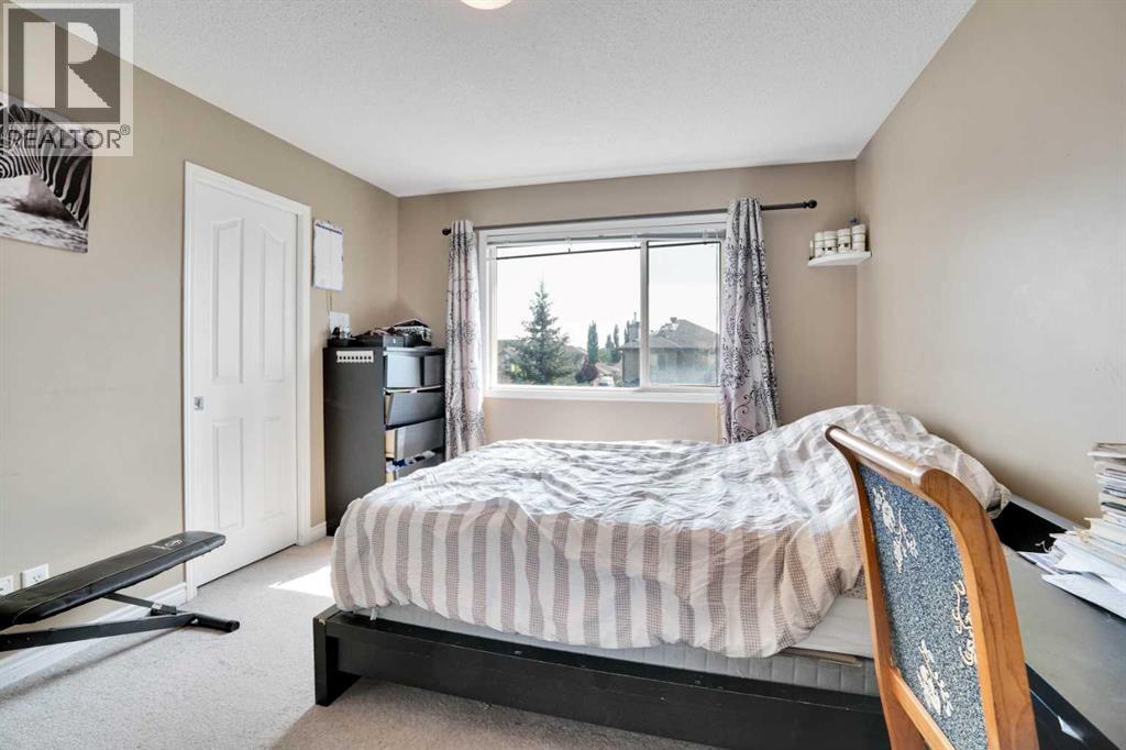 Single Family House for Sale in  Covehaven Terrace NE Coventry Hills Calgary 