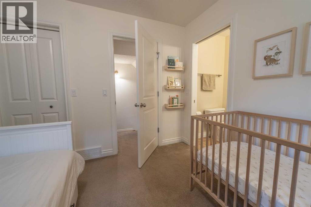 Single Family House for Sale in    Avenue NW Parkdale Calgary 