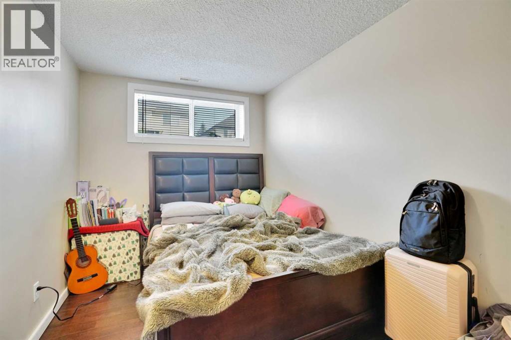 Single Family House for Sale in  Covehaven Terrace NE Coventry Hills Calgary 