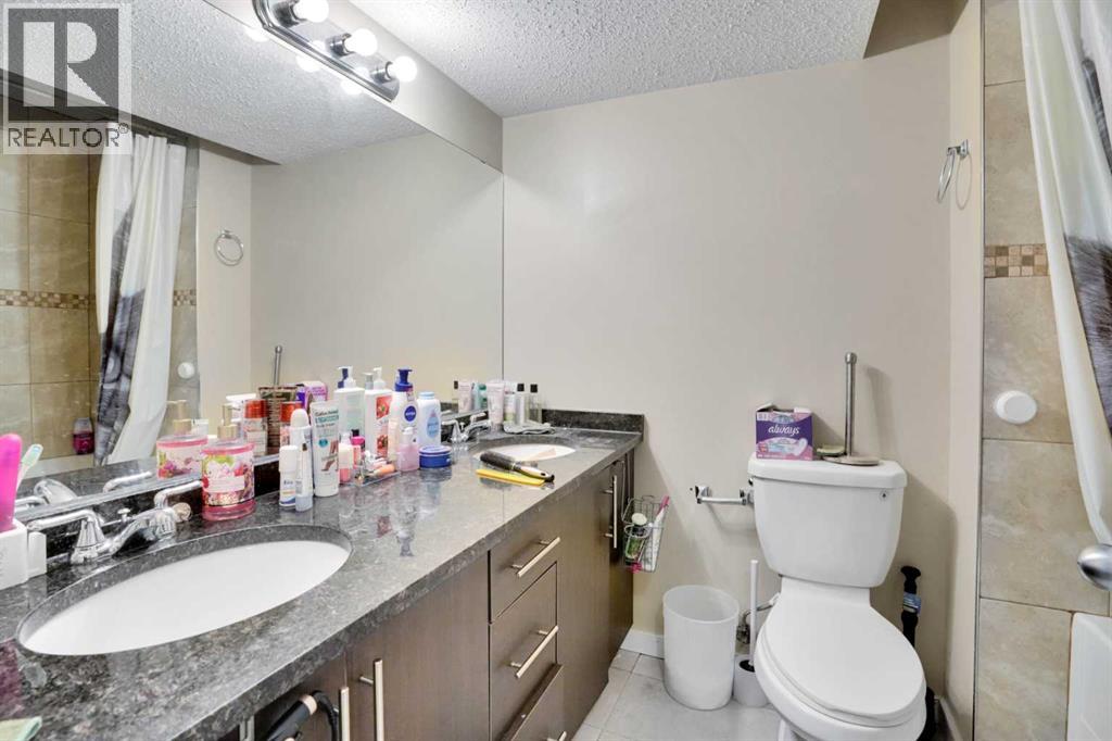 Single Family House for Sale in  Covehaven Terrace NE Coventry Hills Calgary 