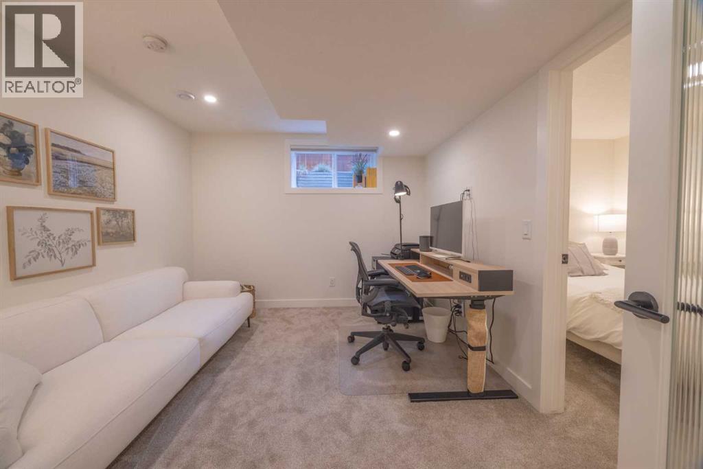 Single Family House for Sale in    Avenue NW Parkdale Calgary 