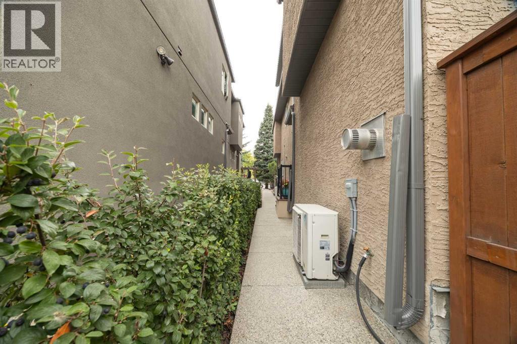 Single Family House for Sale in    Avenue NW Parkdale Calgary 