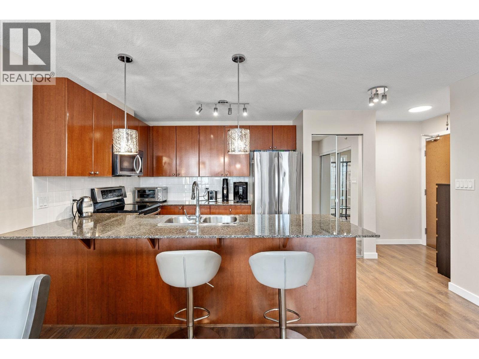 1106 610 VICTORIA STREET, New Westminster