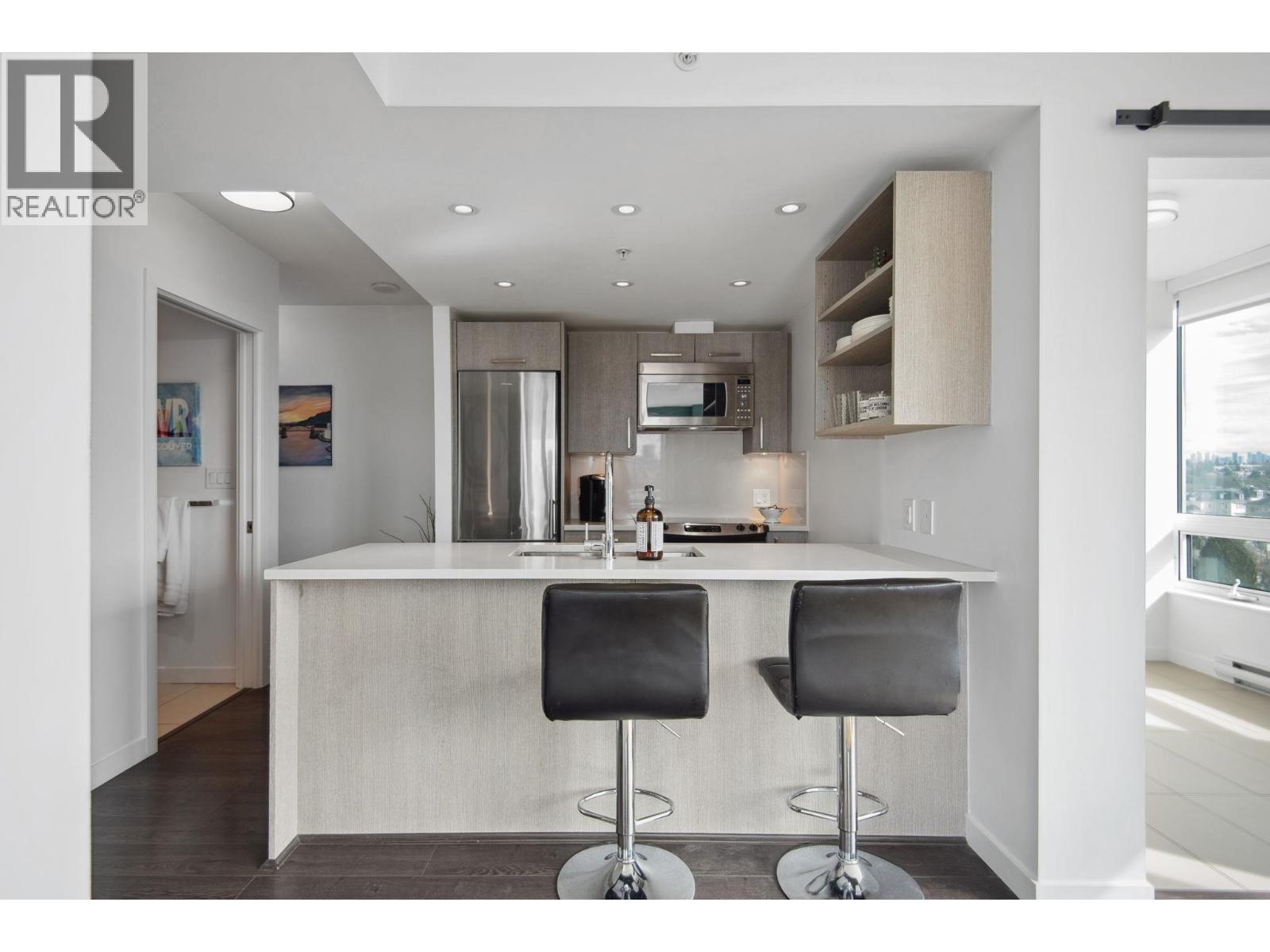 808 933 E HASTINGS STREET, Vancouver