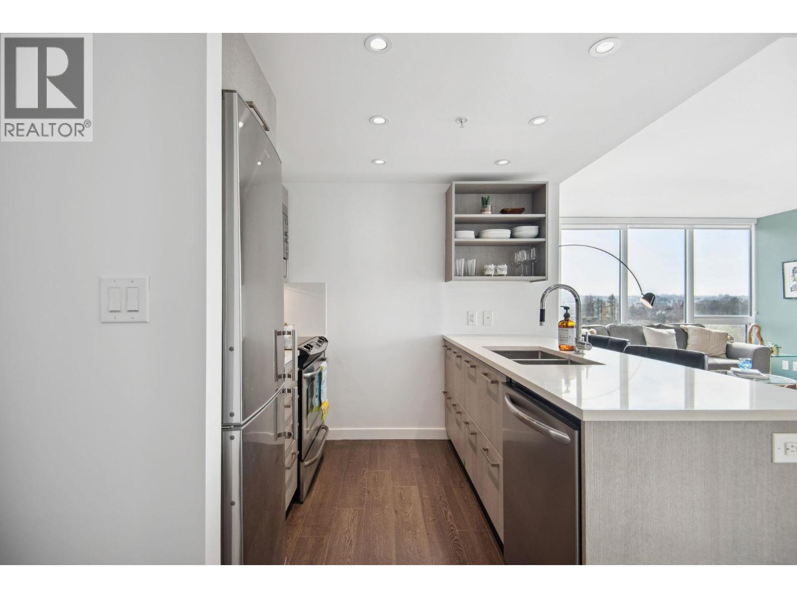 808 933 E HASTINGS STREET, Vancouver