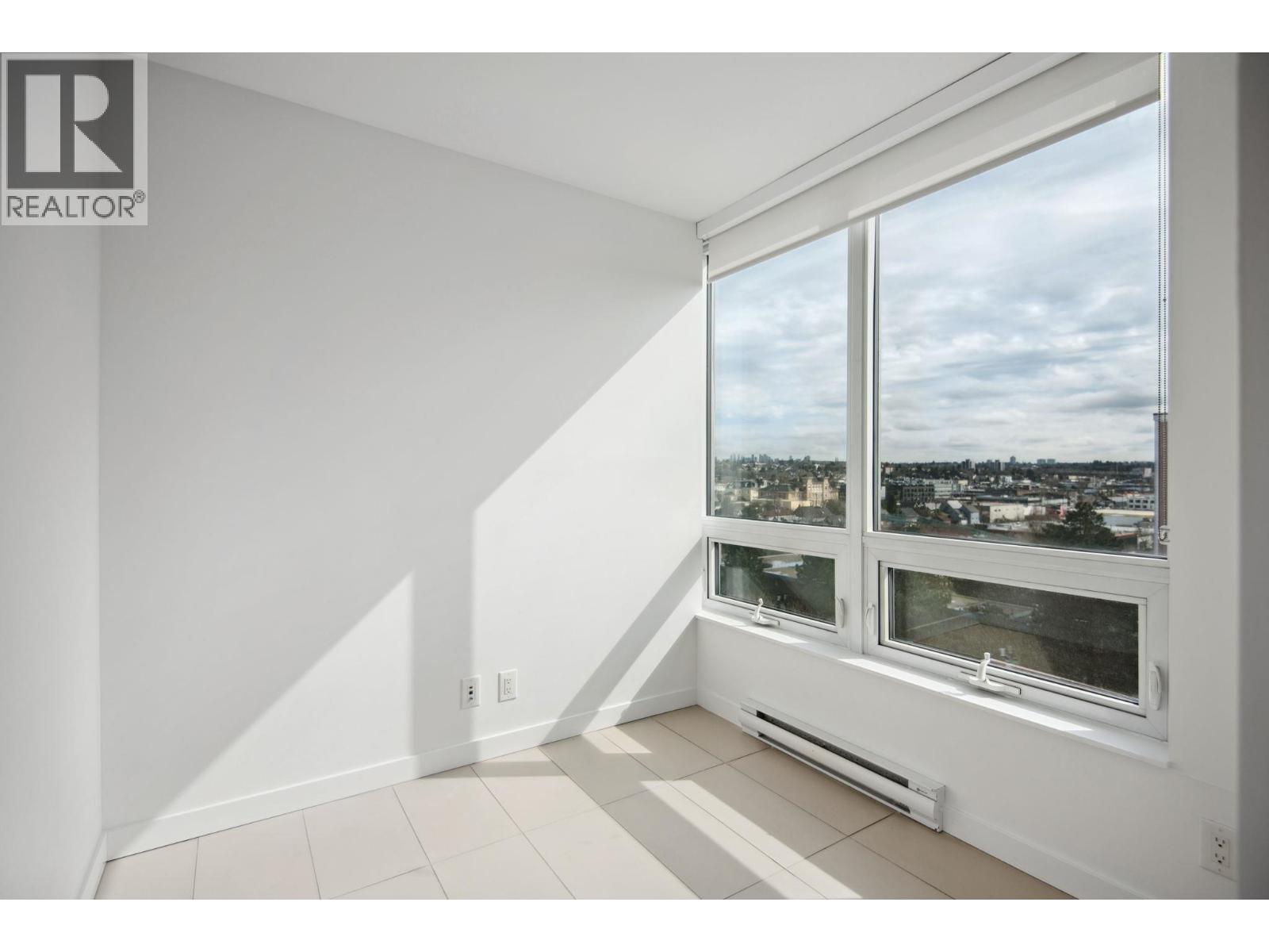 808 933 E HASTINGS STREET, Vancouver