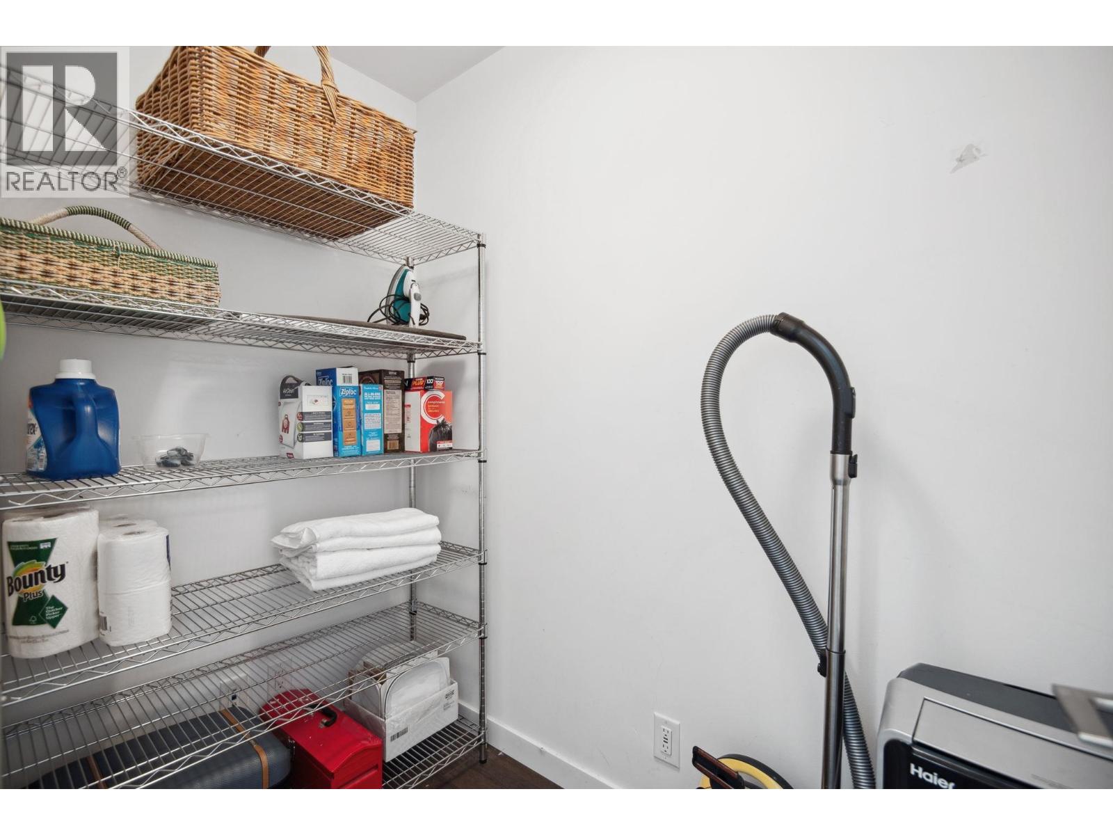 808 933 E HASTINGS STREET, Vancouver