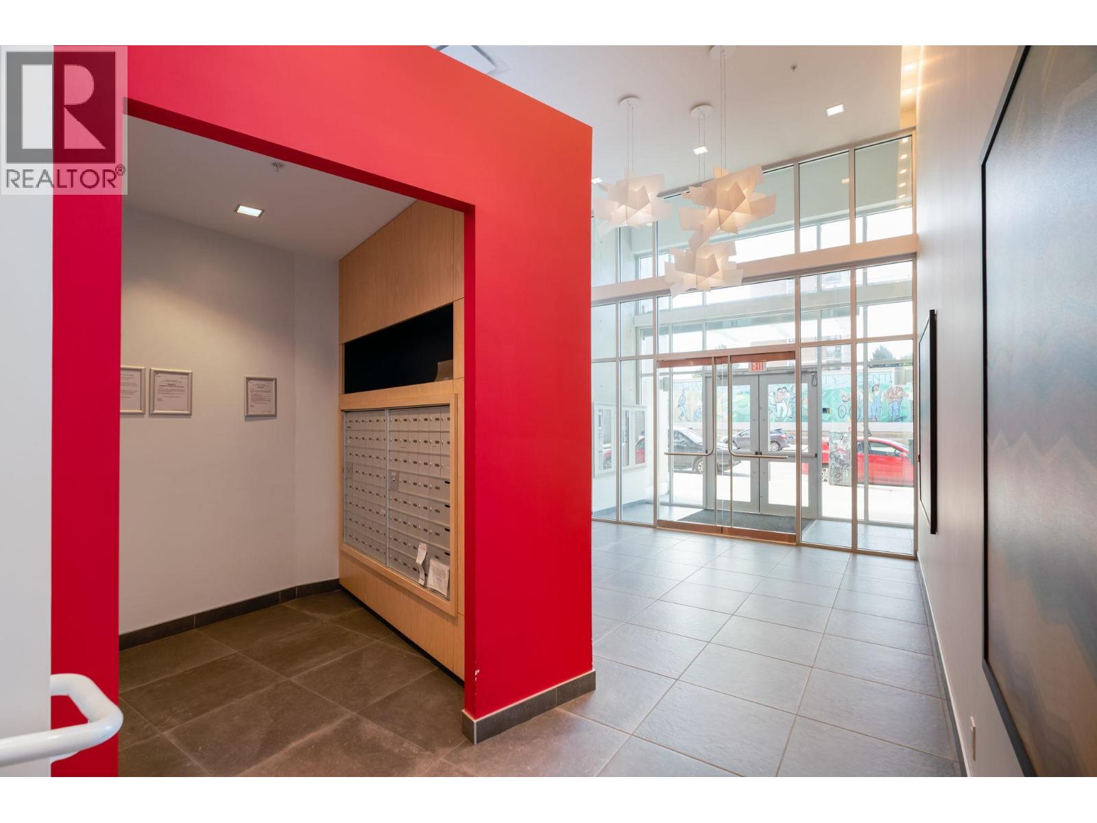 808 933 E HASTINGS STREET, Vancouver