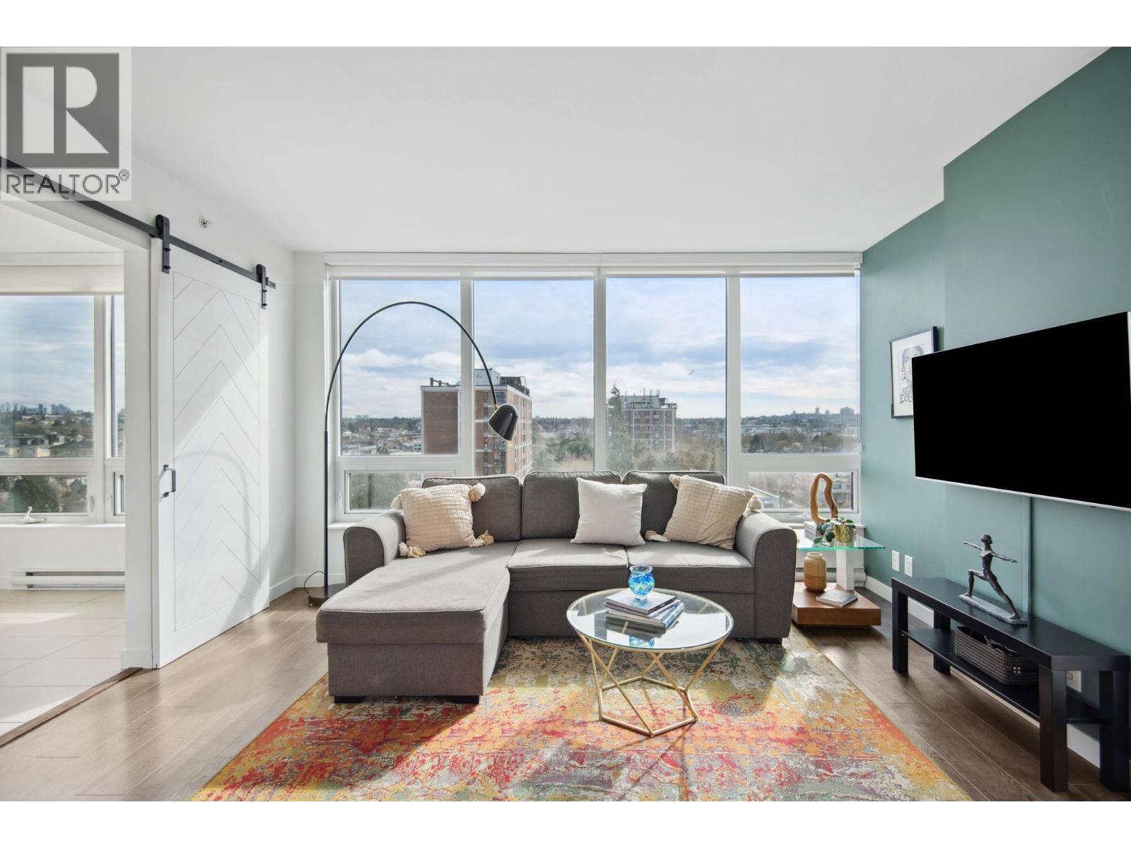 808 933 E HASTINGS STREET, Vancouver