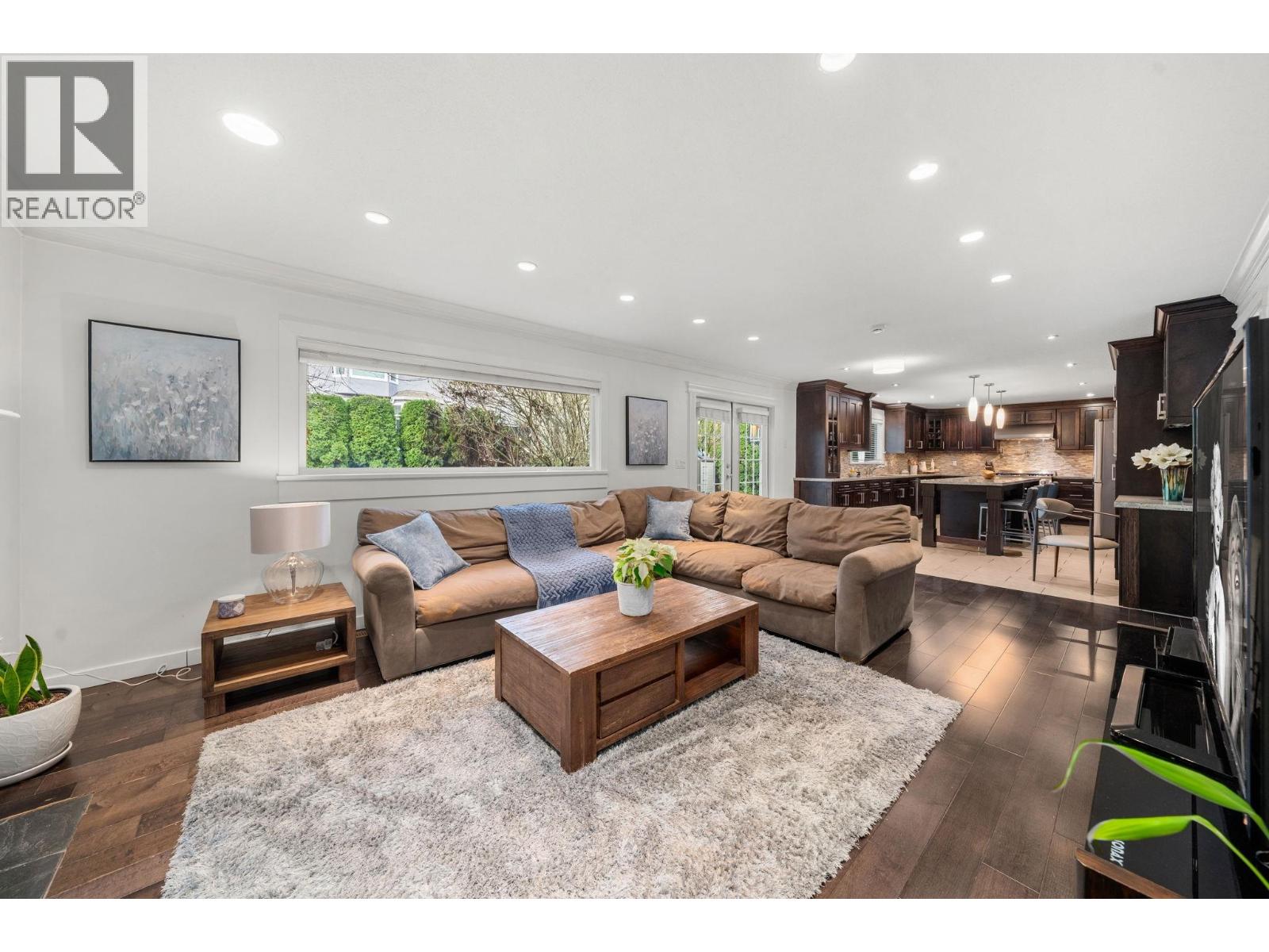 2733 TEMPE GLEN DRIVE, North Vancouver