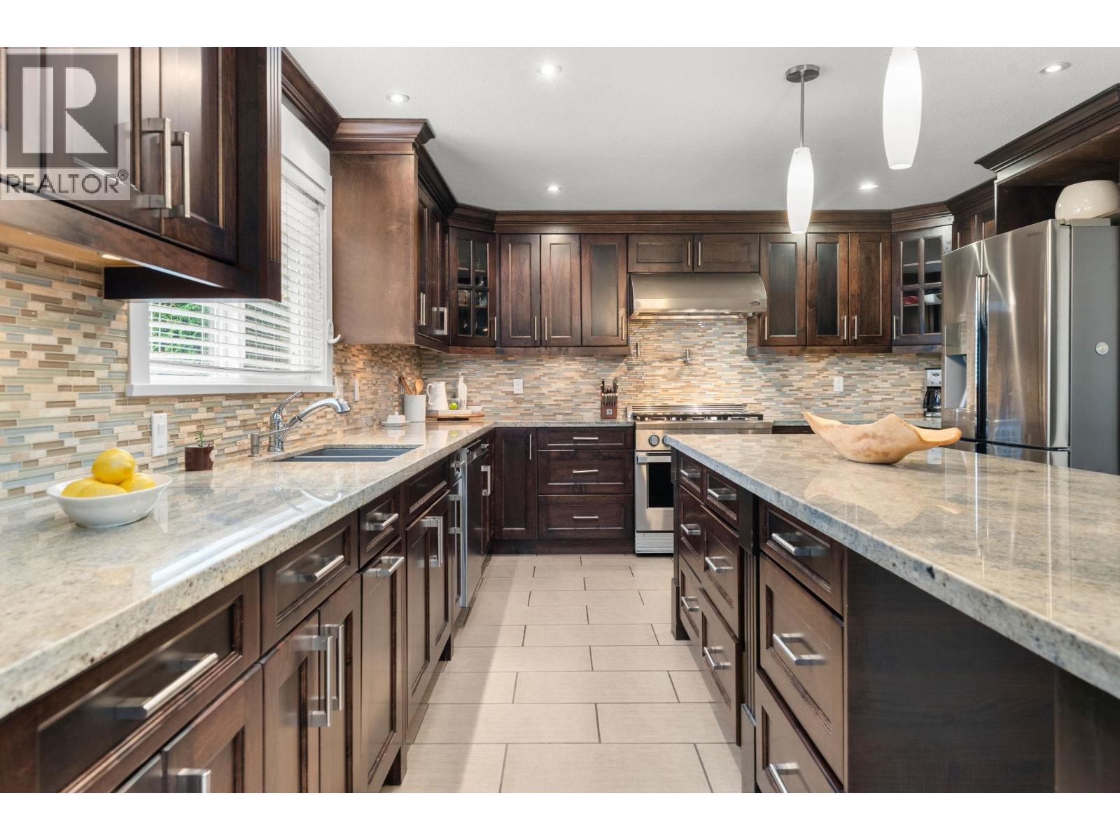 2733 TEMPE GLEN DRIVE, North Vancouver