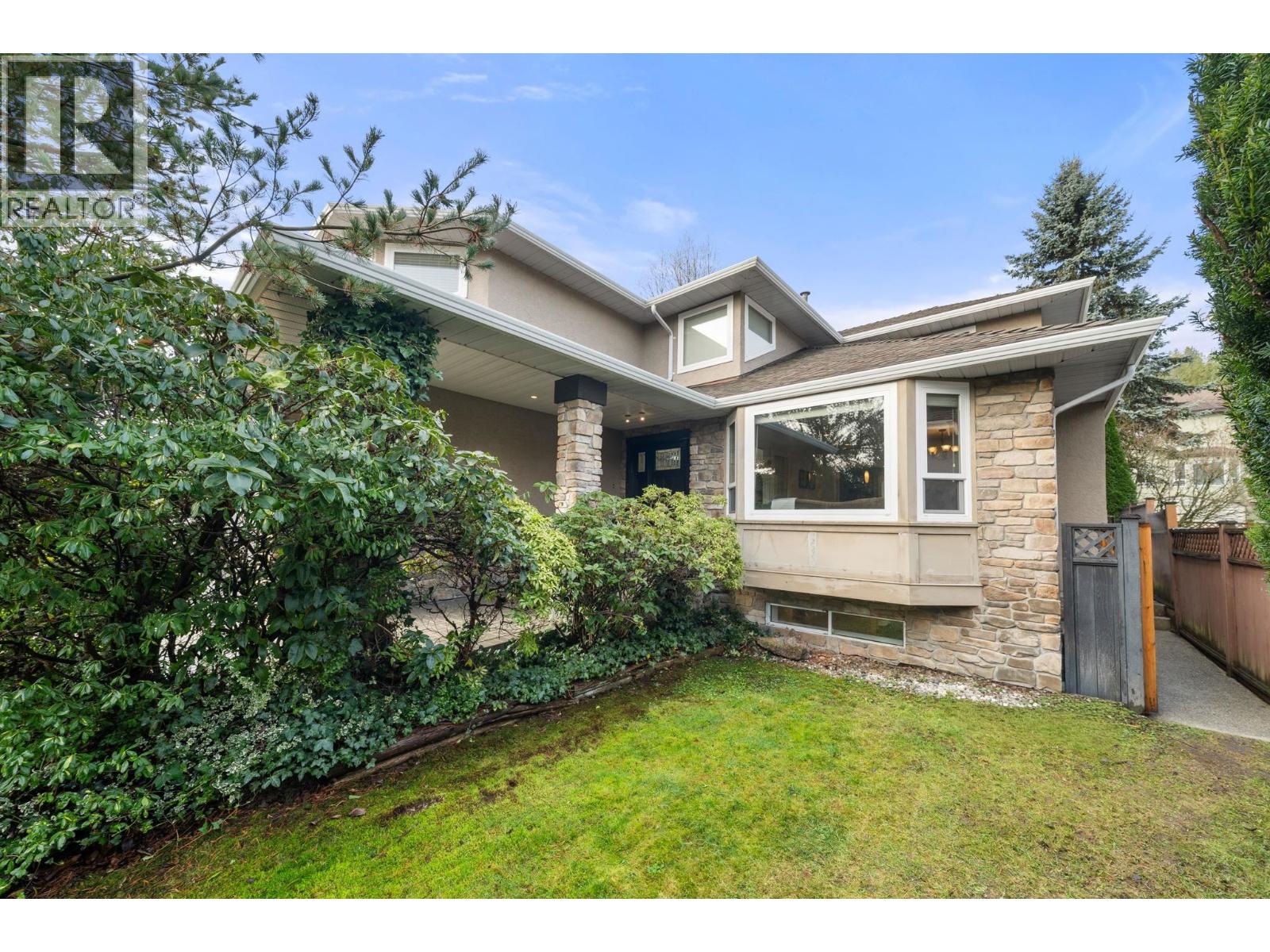 2733 TEMPE GLEN DRIVE, North Vancouver