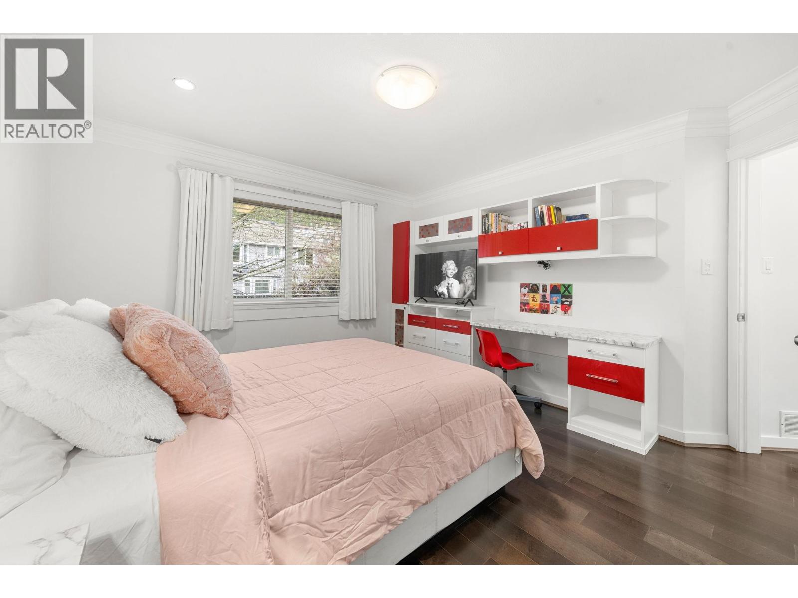 2733 TEMPE GLEN DRIVE, North Vancouver