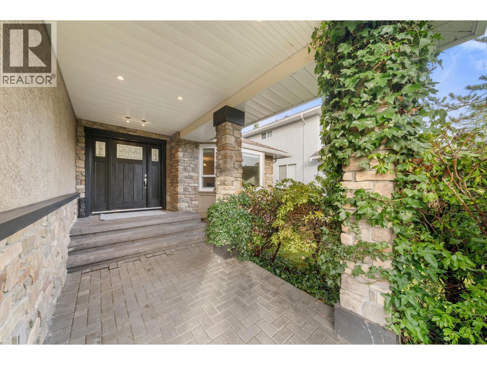 2733 TEMPE GLEN DRIVE, North Vancouver