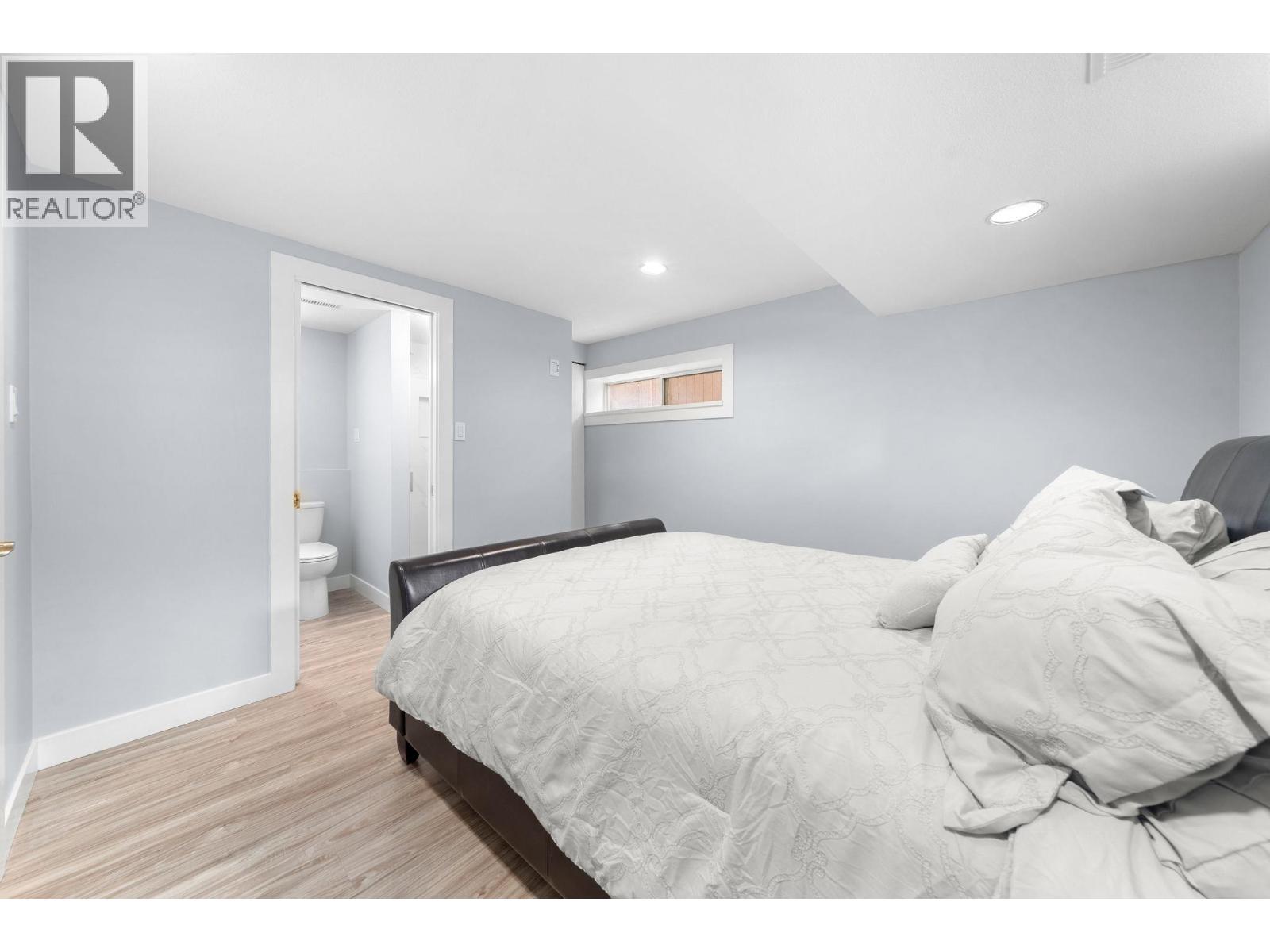 2733 TEMPE GLEN DRIVE, North Vancouver