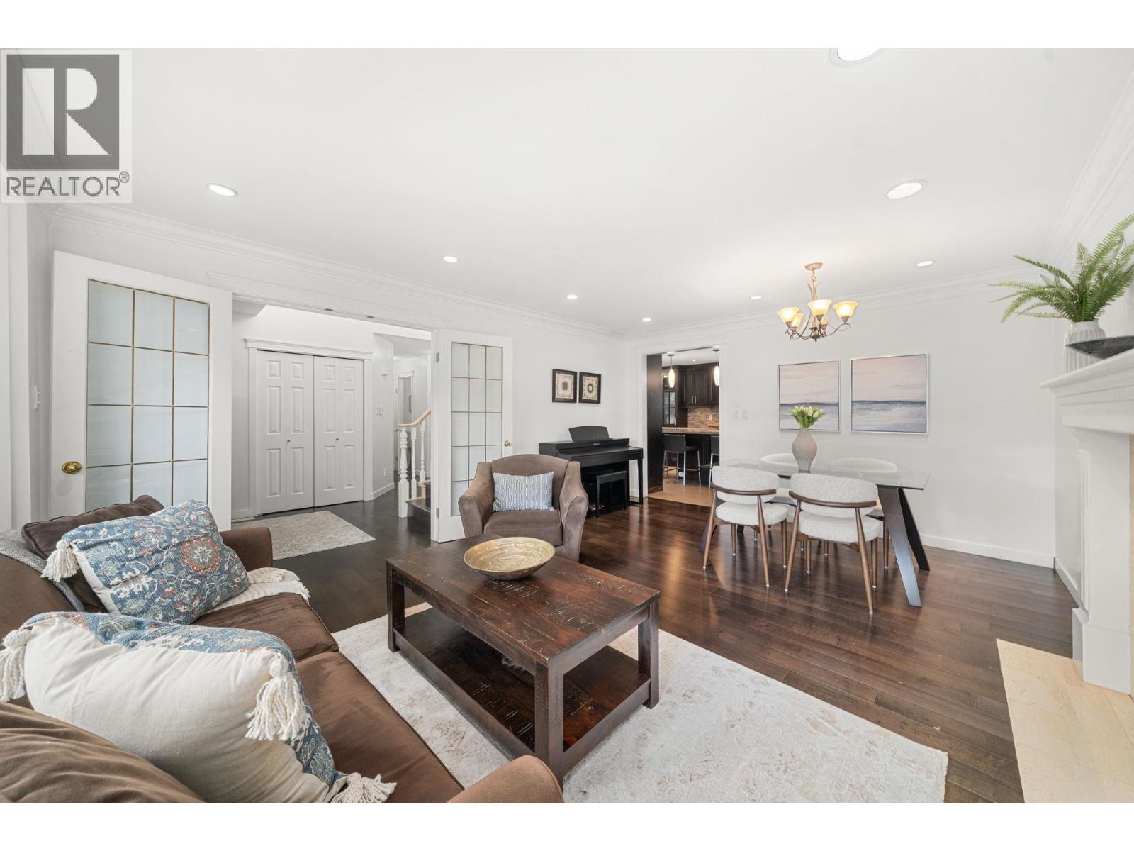 2733 TEMPE GLEN DRIVE, North Vancouver