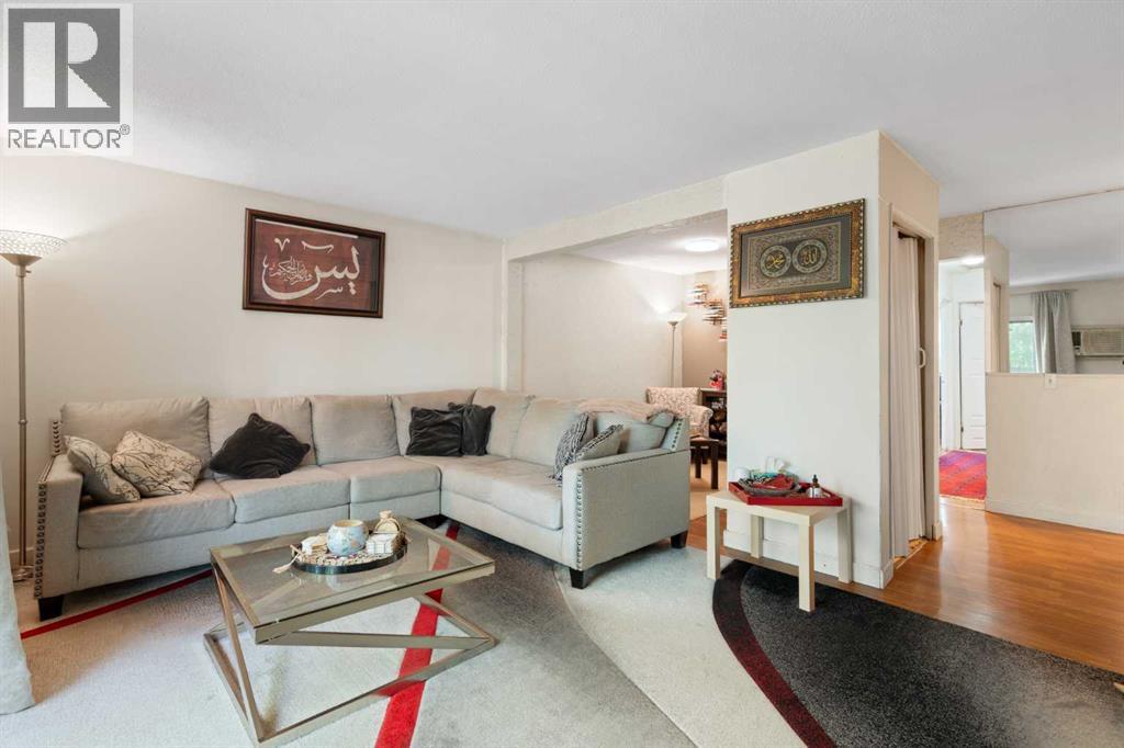 Single Family House Bi-level for Sale in  Dover Crescent SE Dover Calgary 