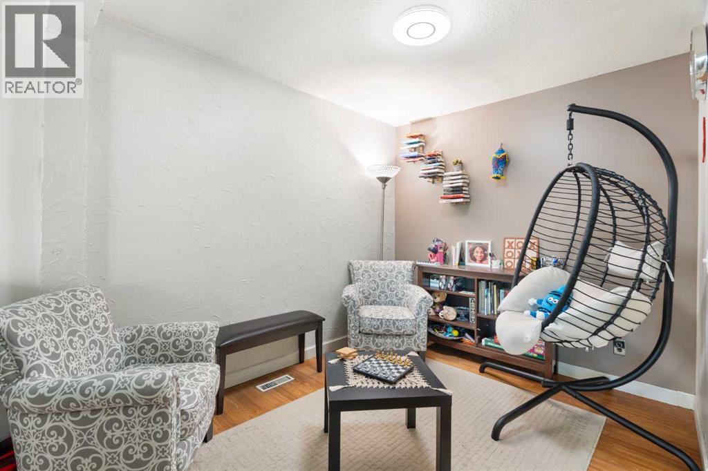 Single Family House Bi-level for Sale in  Dover Crescent SE Dover Calgary 