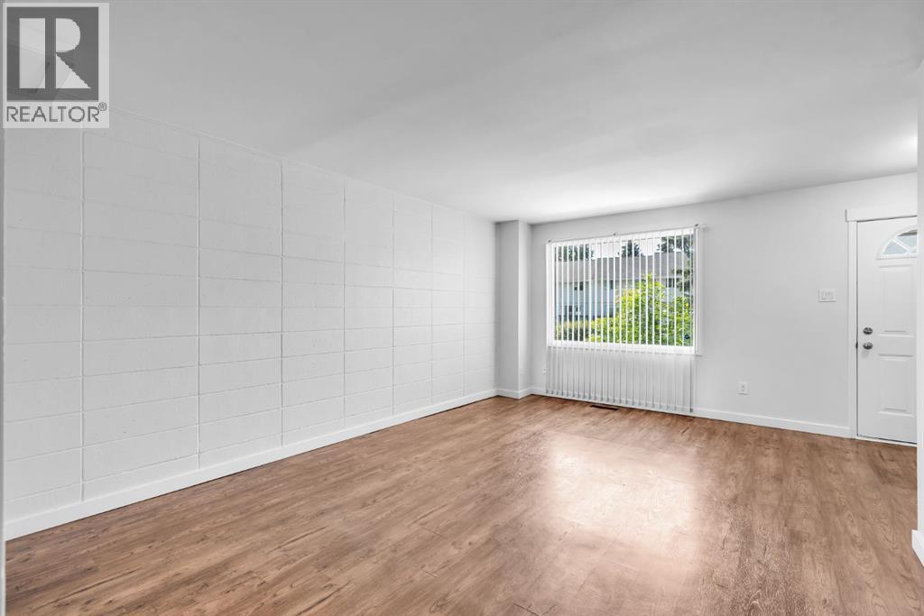 Single Family House for Sale in    Street NE Vista Heights Calgary 