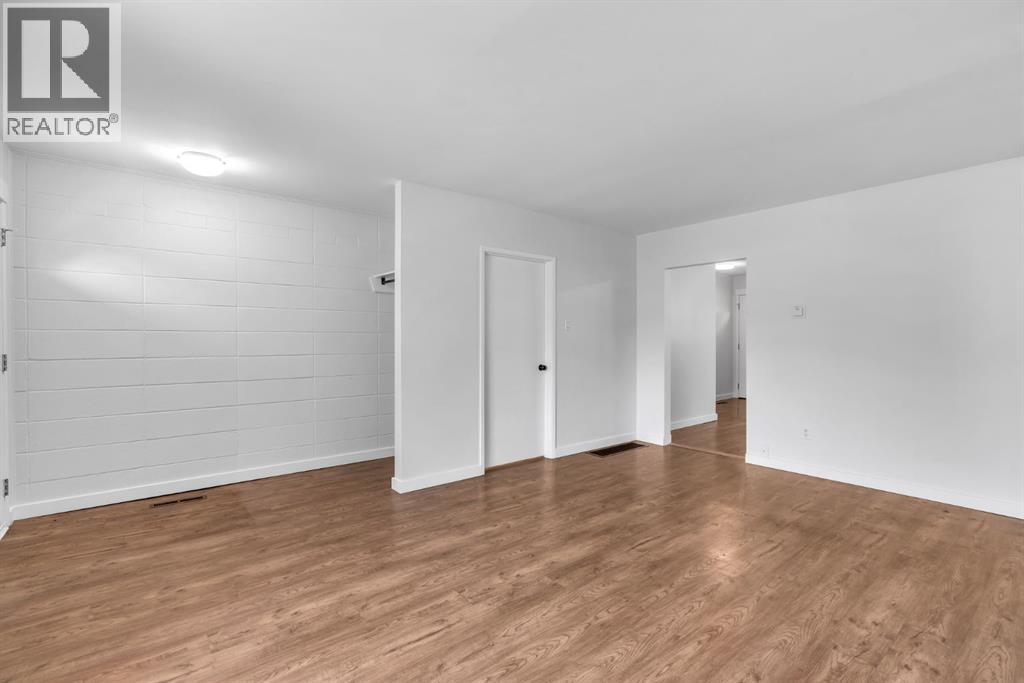 Single Family House for Sale in    Street NE Vista Heights Calgary 