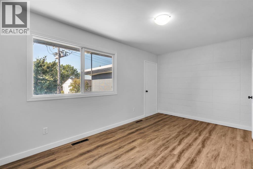 Single Family House for Sale in    Street NE Vista Heights Calgary 