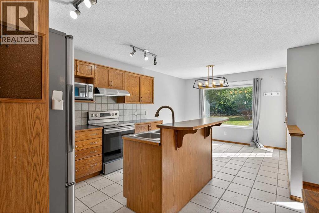 Single Family House for Sale in  Mt Apex Crescent SE McKenzie Lake Calgary 