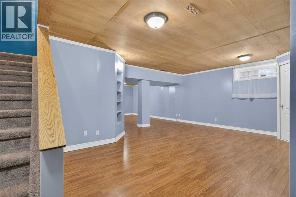 Single Family House for Sale in  Mt Apex Crescent SE McKenzie Lake Calgary 