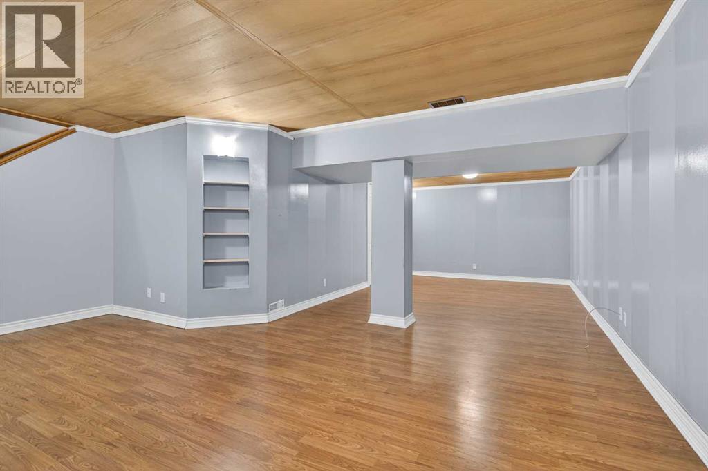 Single Family House for Sale in  Mt Apex Crescent SE McKenzie Lake Calgary 